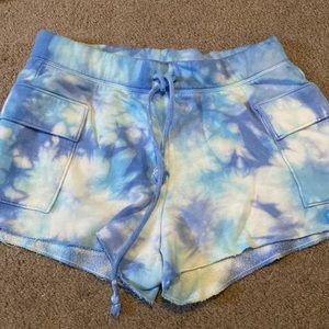 BLUE TIE-DYE VS PINK SHORTS
